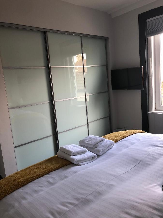 Reflections Luxury Modern Accommodation Saint Monance 外观 照片