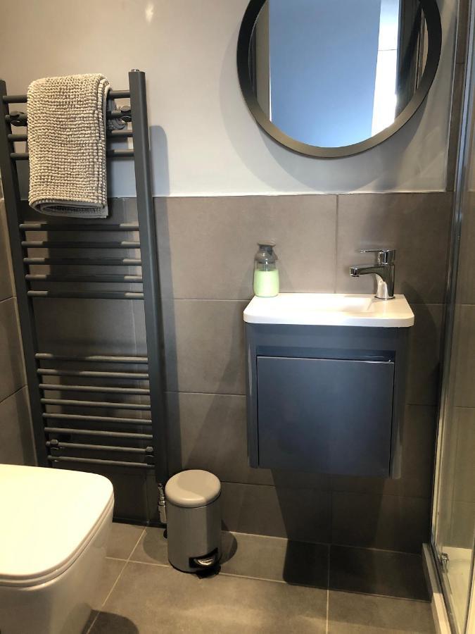 Reflections Luxury Modern Accommodation Saint Monance 外观 照片